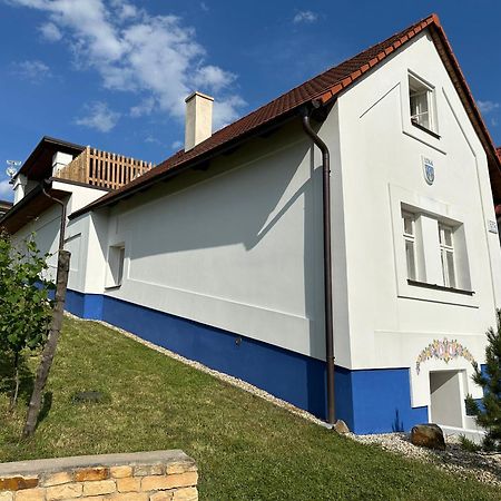 Nad Slovackym Sklipkem Villa Tupesy Buitenkant foto