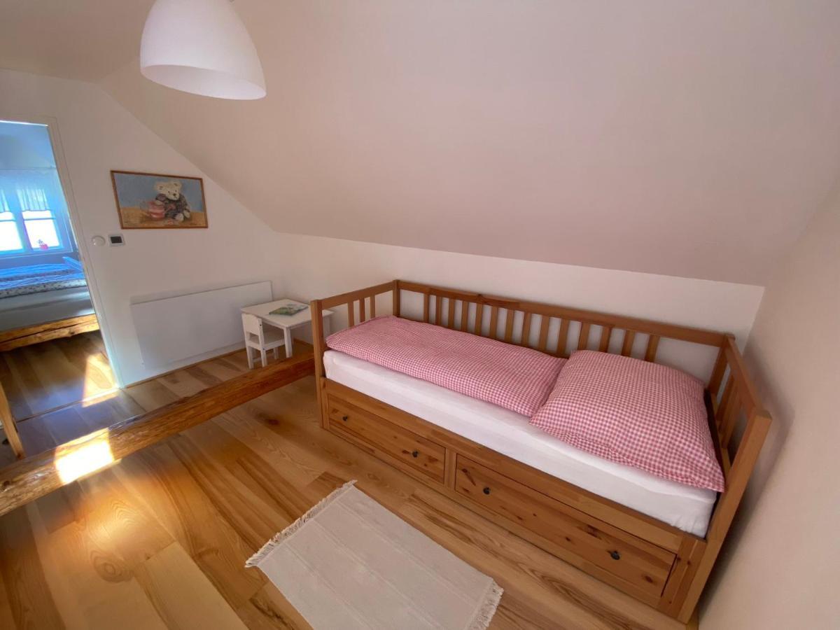Nad Slovackym Sklipkem Villa Tupesy Buitenkant foto