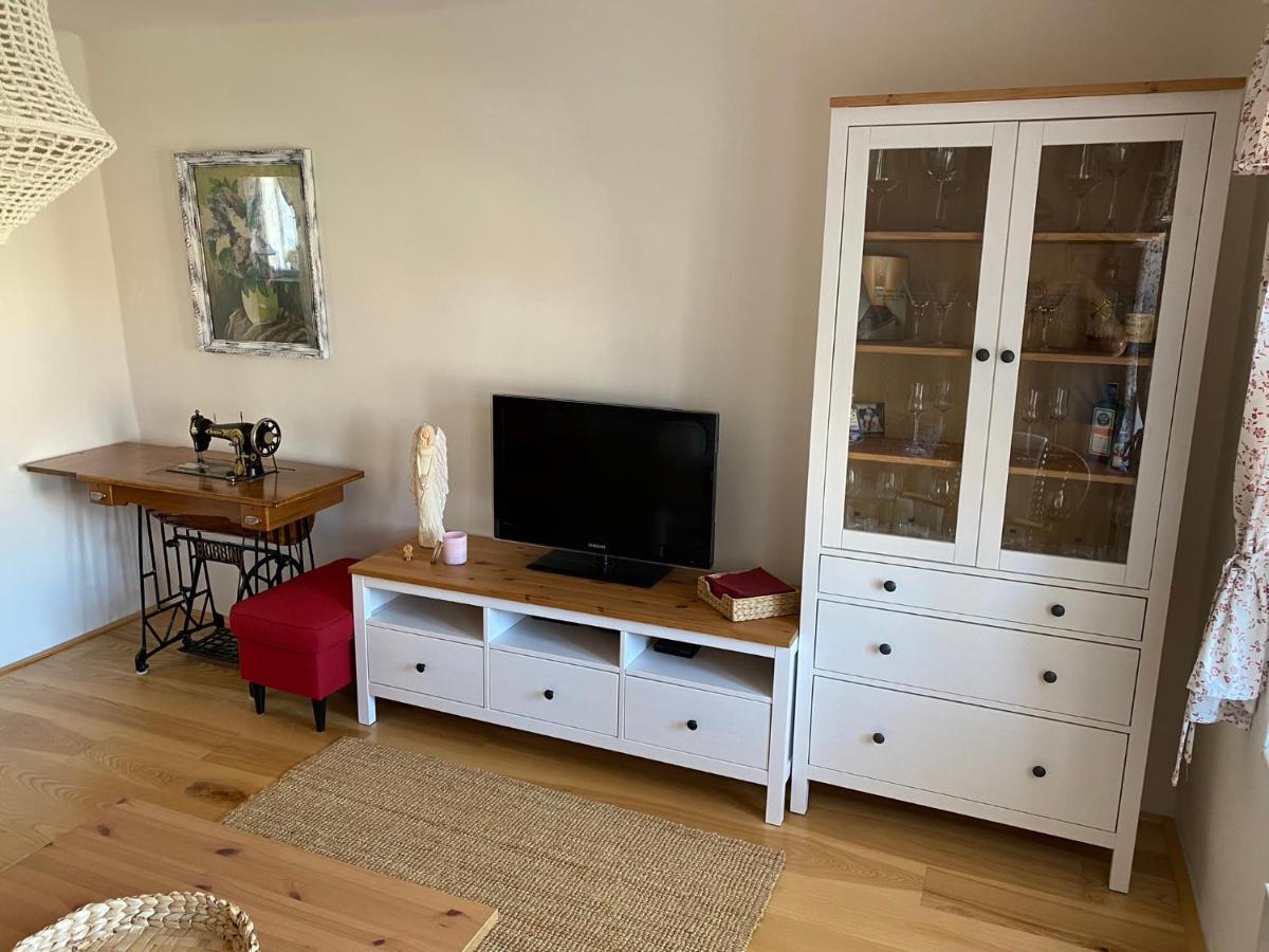 Nad Slovackym Sklipkem Villa Tupesy Buitenkant foto